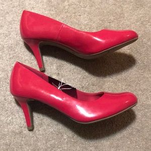 Comfort plus size 8 pink pumps